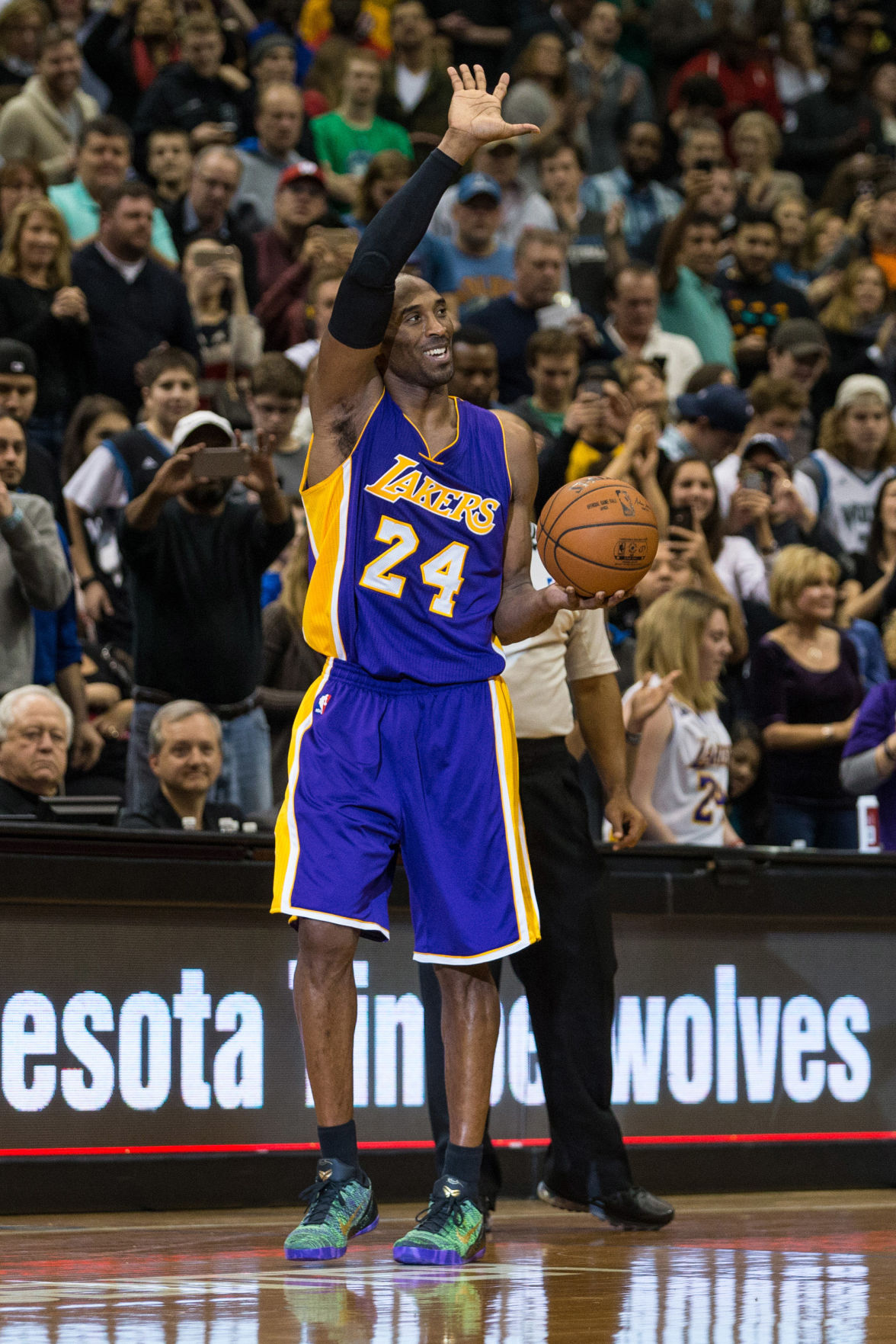 NBA: Los Angeles Lakers at Minnesota Timberwolves